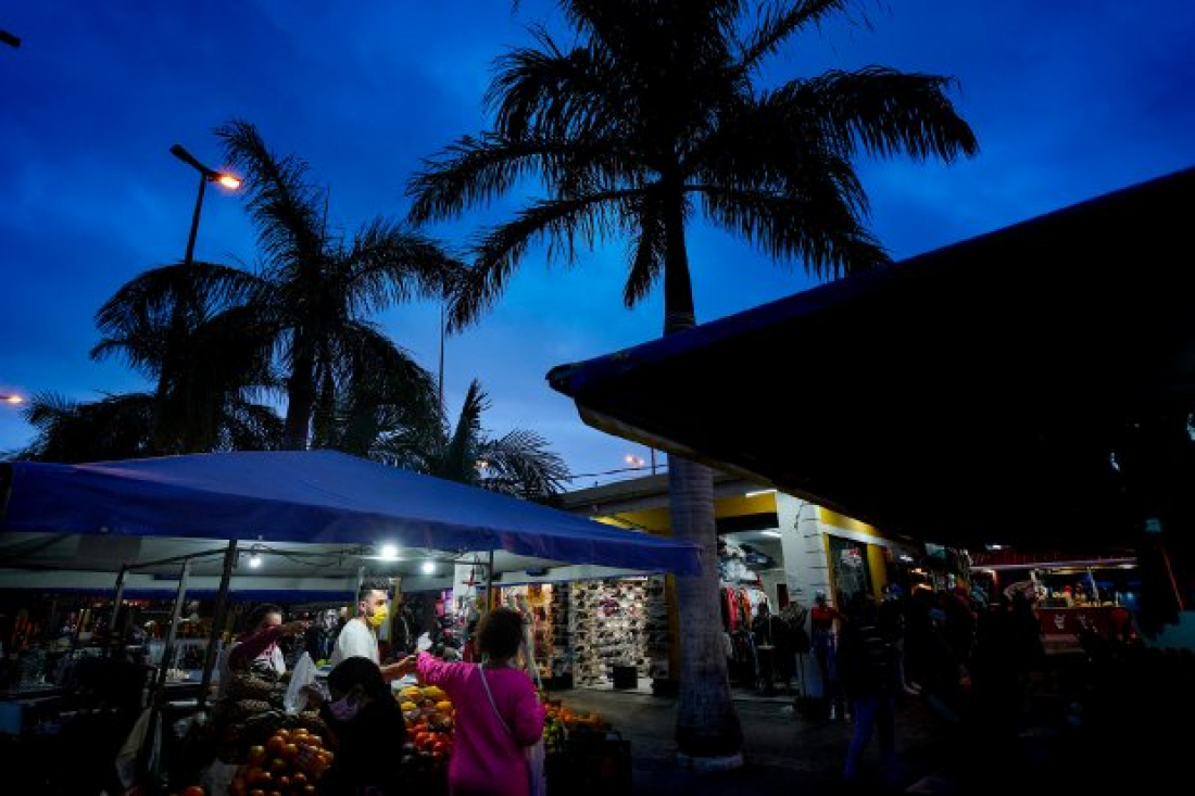 Estado anuncia restrições por duas semanas em praias, ônibus, casas noturnas e outras atividades