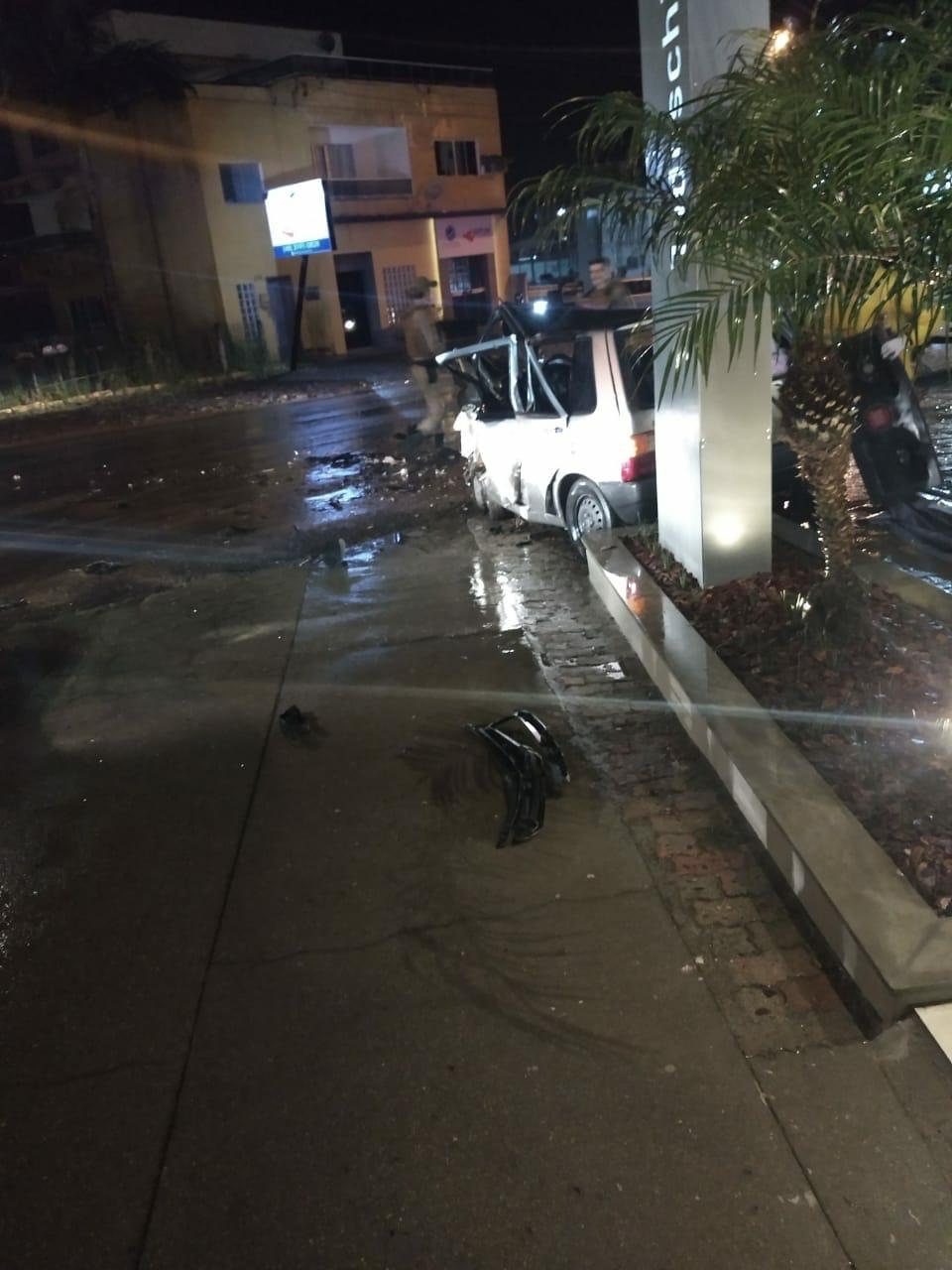 Nesta sexta-feira à noite: Colisão entre dois veículos resulta em uma morte #GraveAcidente