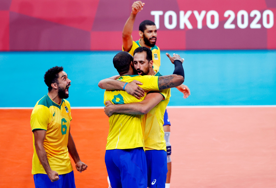 Olimpíadas 2021: Brasil vence a Argentina de virada no vôlei masculino