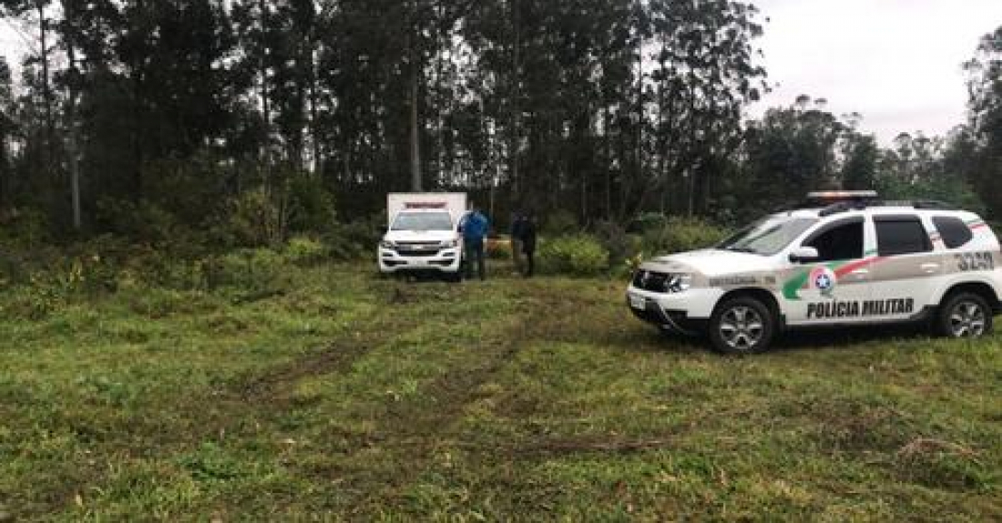 Mulher é encontrada morta dentro de uma mala em rio de Içara