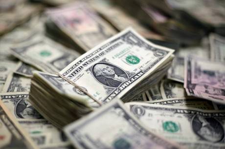 Dólar volta a superar barreira dos R$ 4,10 #Economia
