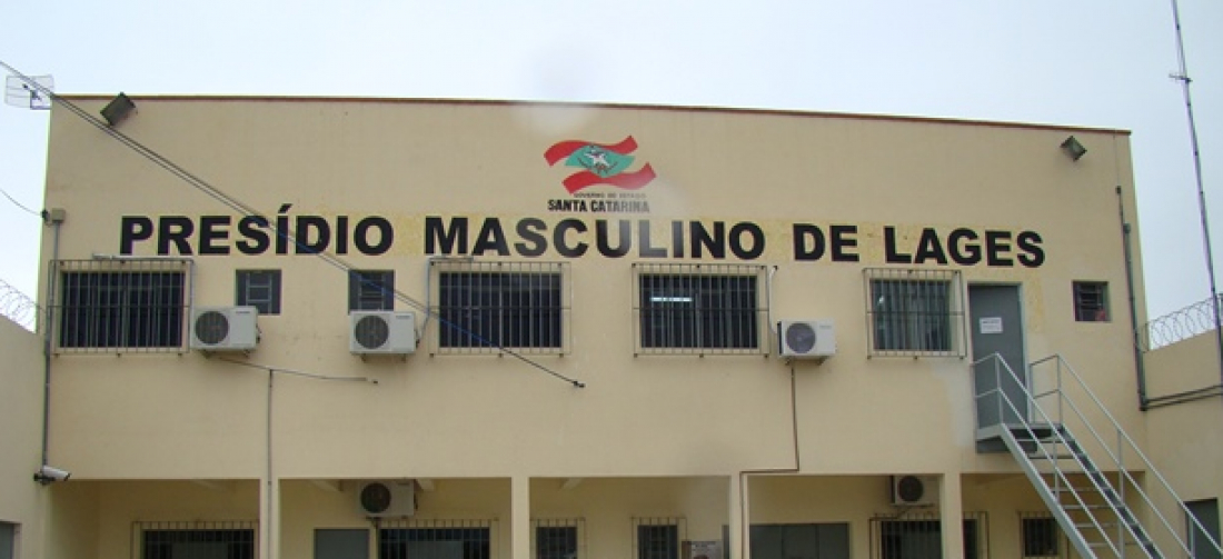 Em SC: Suspeito de matar adolescente fica em silêncio ao depor e é preso