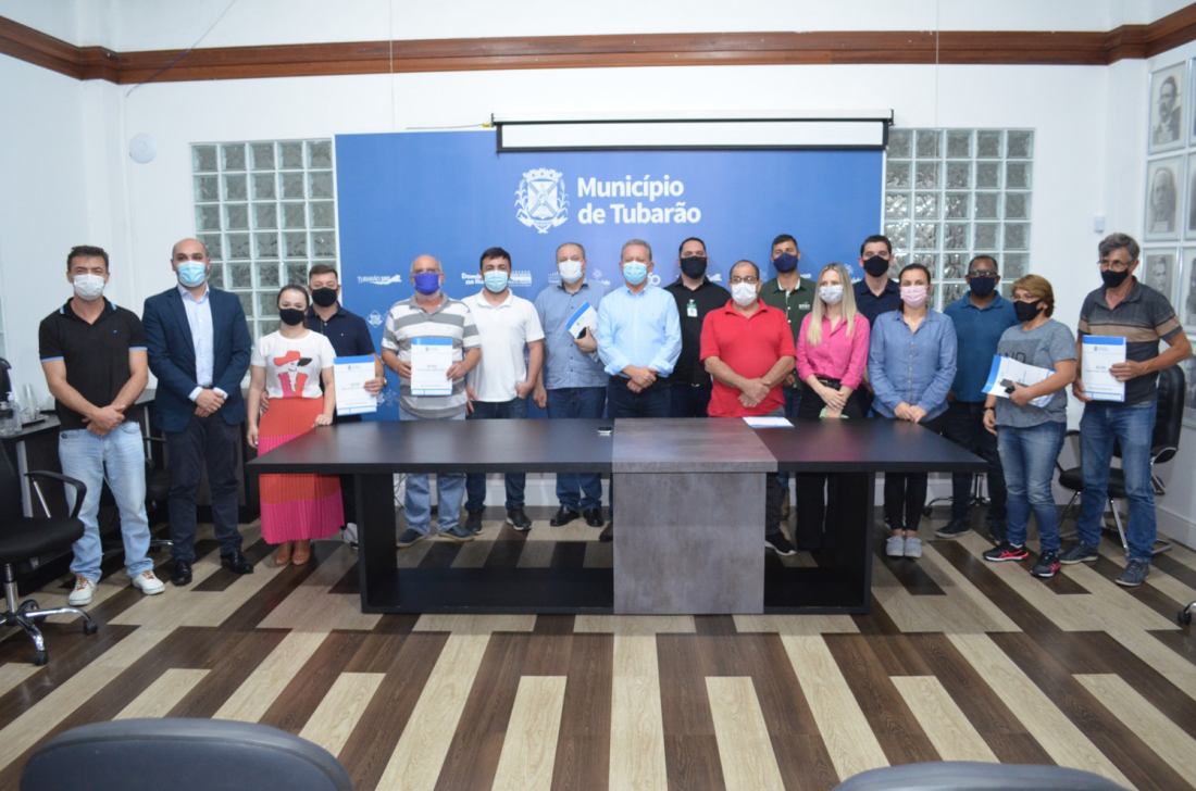 Tubarão: 31 escrituras de propriedade de imóveis são entregues pela prefeitura via Reurb