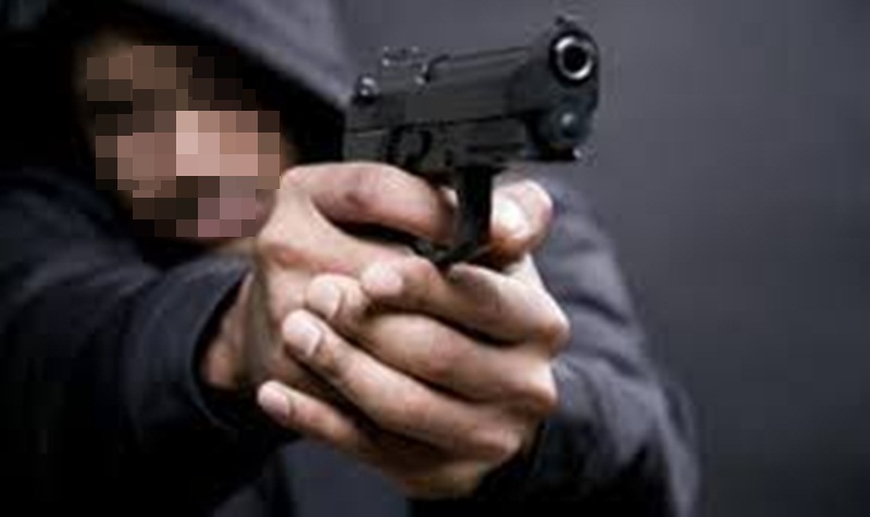 Bandidos armados invadem casa e proprietário é agredido em Tubarão #Assalto