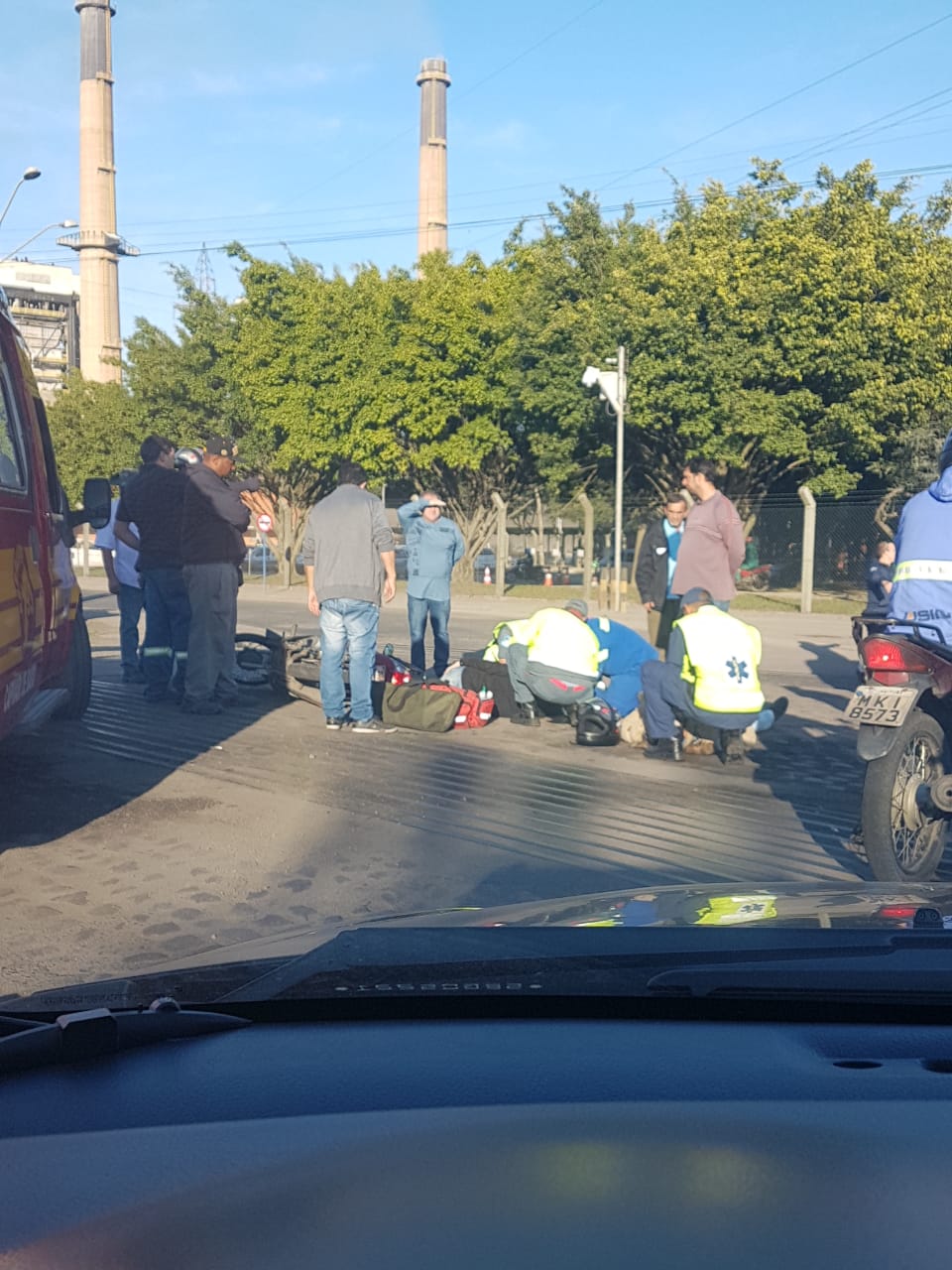 Acidente com motociclista é registrado nesta manhã, em Capivari de Baixo #Acidente