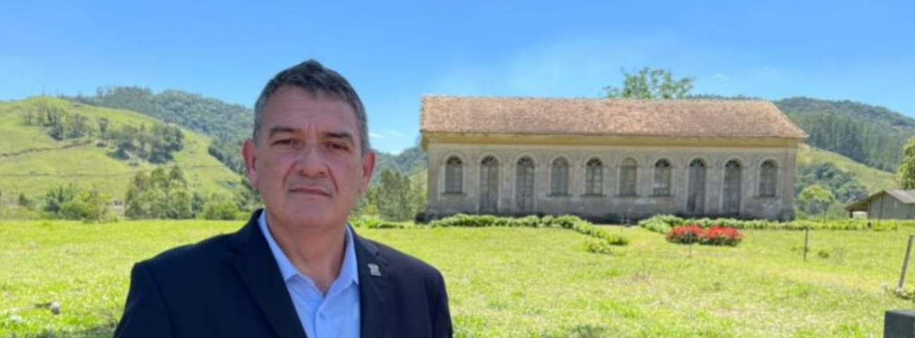 Prefeitura de Pedras Grandes compra Casa dos Arcos