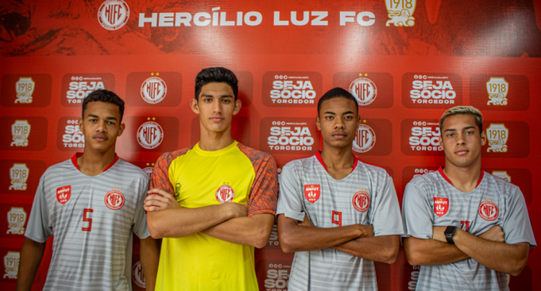 Atletas do Sub 17 e 20 reforçam o elenco profissional do Hercílio Luz 
