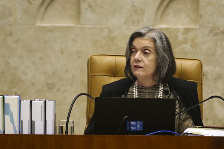 Cármen Lúcia comanda pela última vez sessão no CNJ #NoPais