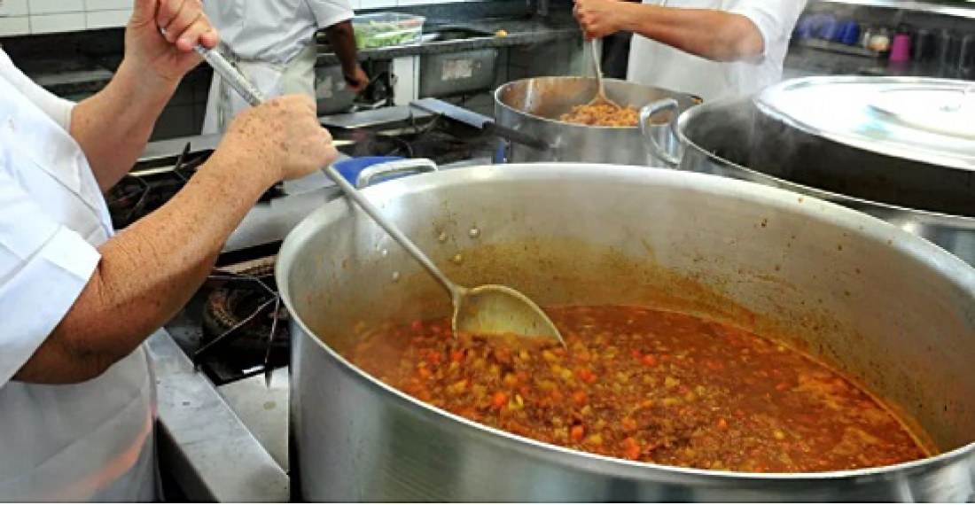 Capivari: merendeiras recebem certificados após capacitação de um ano