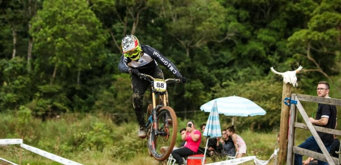 Atletas de Gravatal vão para a 3ª etapa do Campeonato Catarinense de Downhill