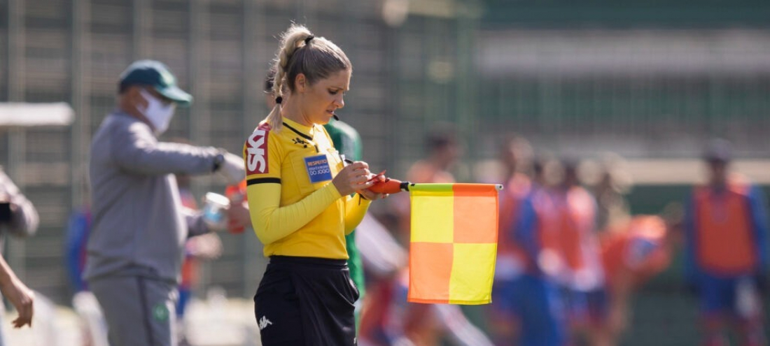 Árbitra catarinense é convocada para a Copa do Mundo do Catar