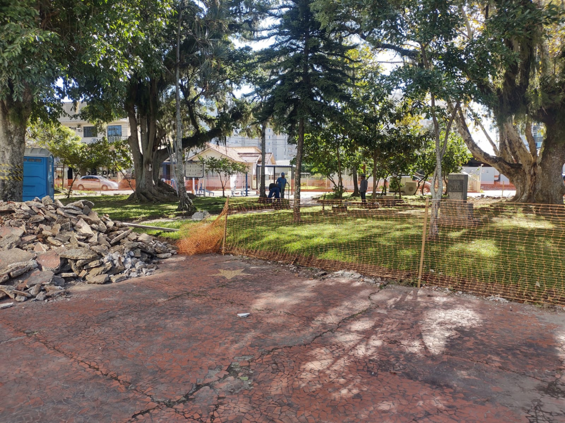 Tubarão: Praça General Osvaldo Pinto da Veiga começa a ser revitalizada
