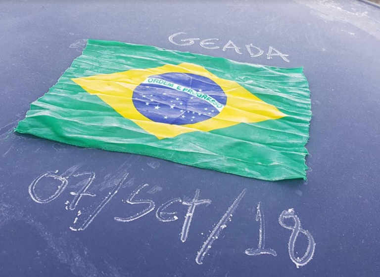 Bandeira Nacional congelada a -3.8ºC em São Joaquim #GeadaNaSerra