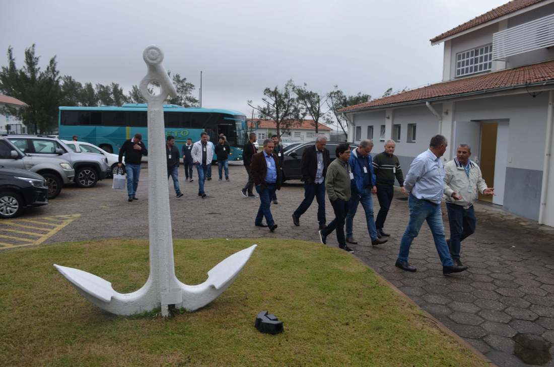 Prefeito Joares faz visita institucional ao porto de Imbituba