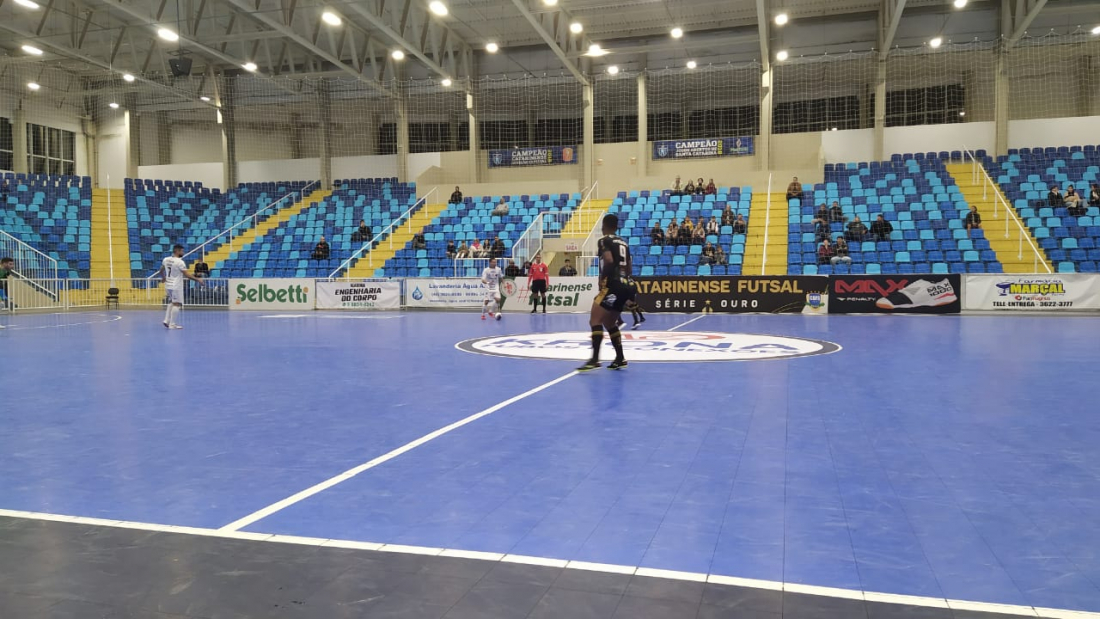 Tubarão Futsal vira e vence o São Francisco pelo Estadual