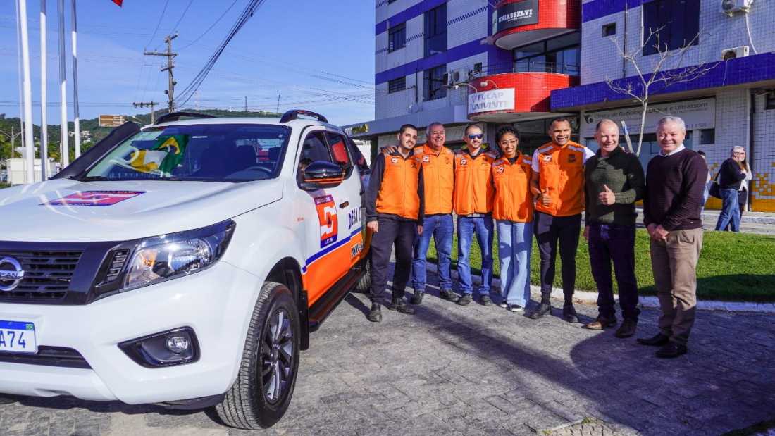 Prefeitura de Laguna recebe caminhonete para reforçar o trabalho da Defesa Civil