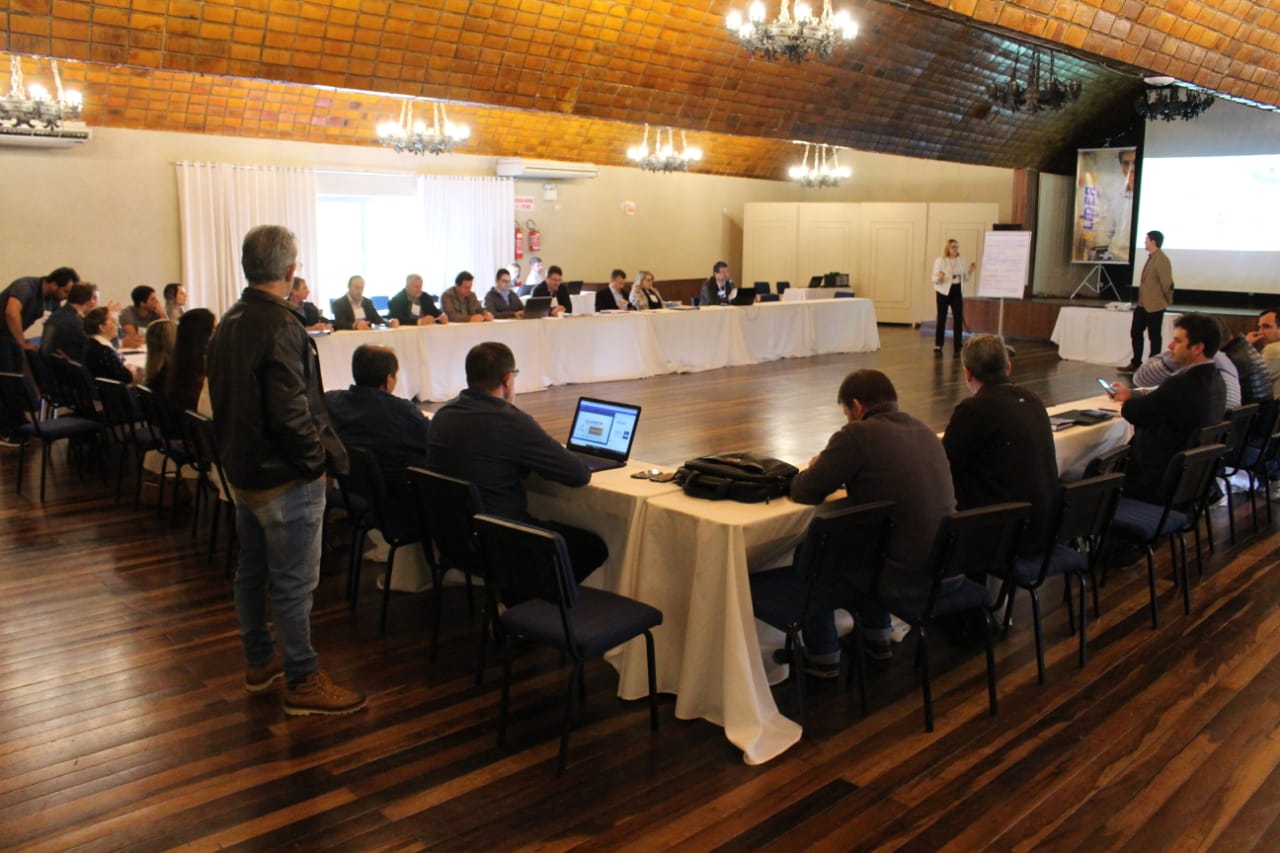 Lideranças regionais definem eixos para o desenvolvimento #ProgramaLiderAmurel 