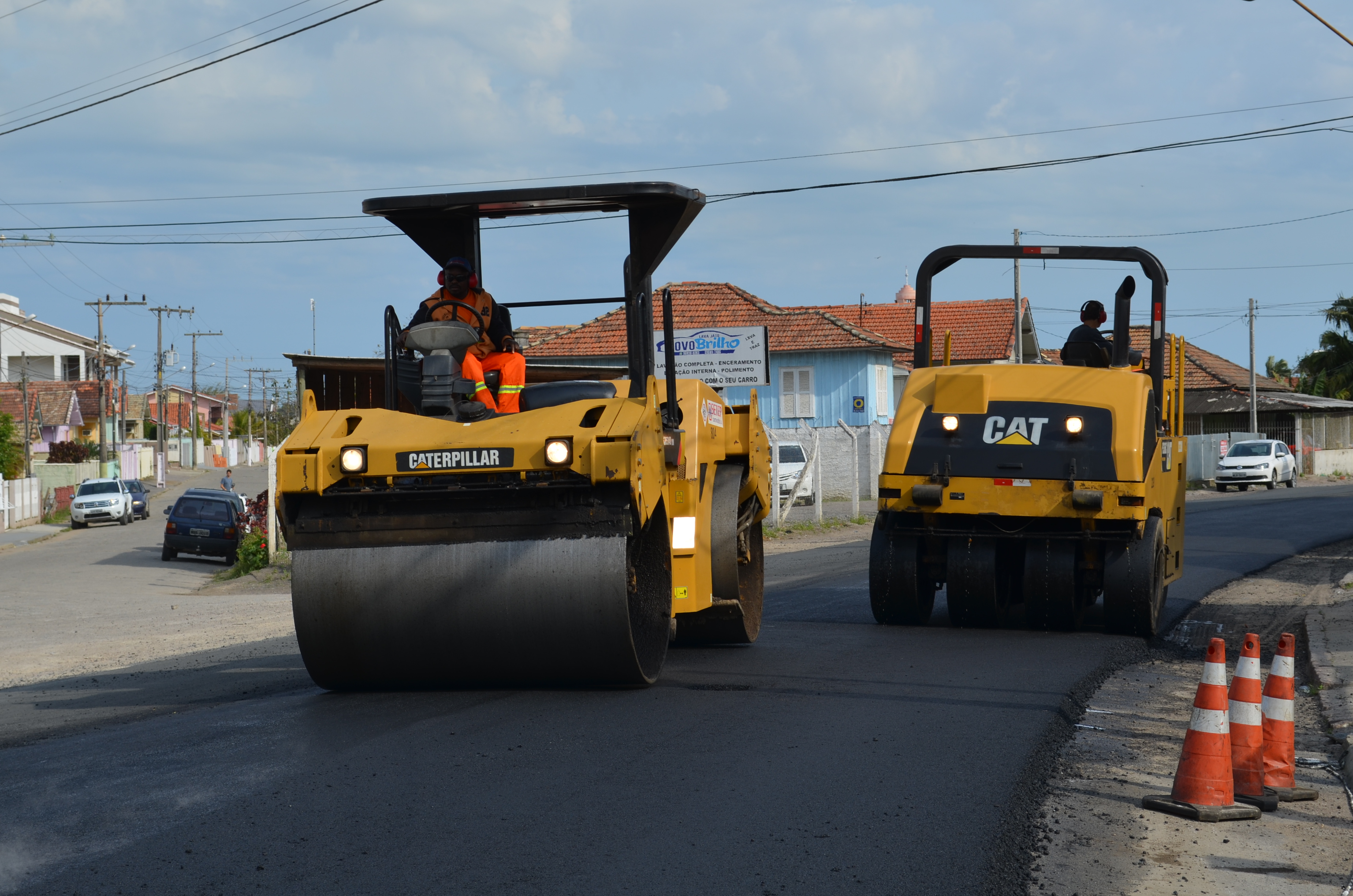 Pavimentação da rua Sílvio Búrigo (Acesso Sul) está 80% concluída #Revitalizacao