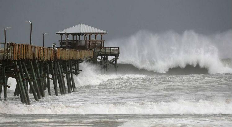 Furacão Florence chega à costa leste dos EUA com ventos de até 150 km/h #NoMundo
