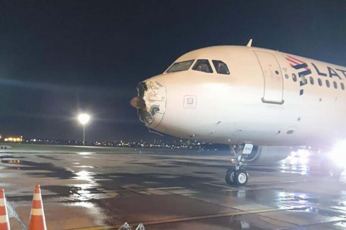 Avião da Latam perdeu os dois motores e teve a RAT estendida durante pouso de emergência