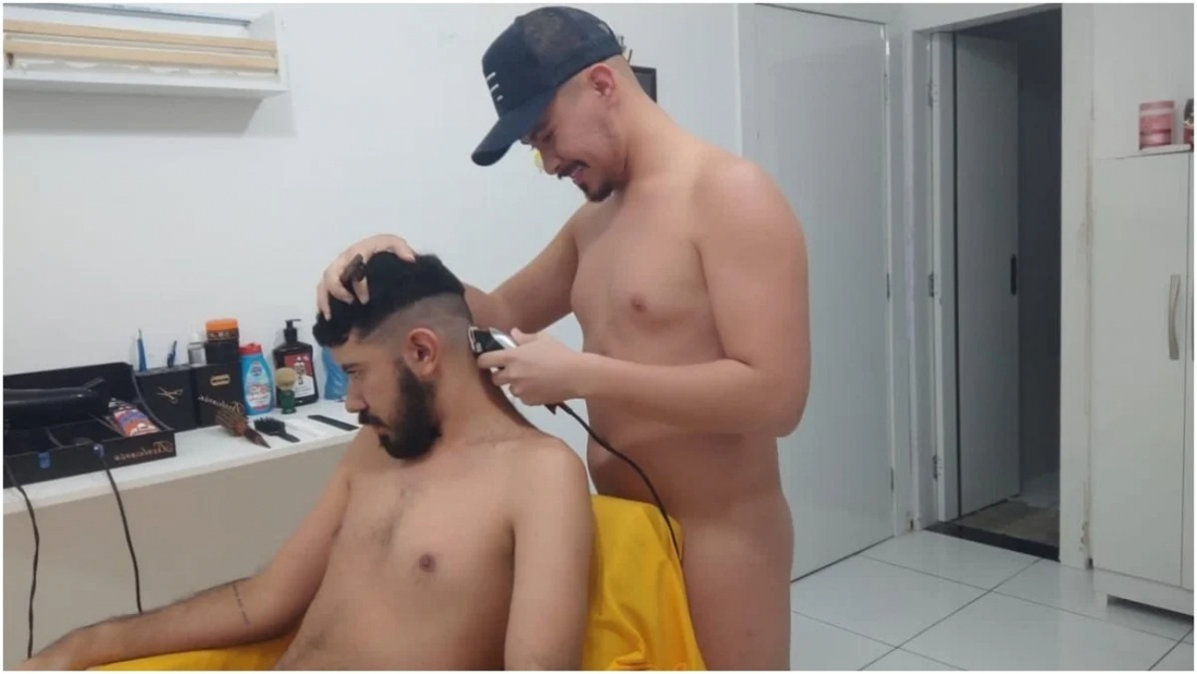 Brasil: barbearia naturista tem funcionários e clientes completamente nus