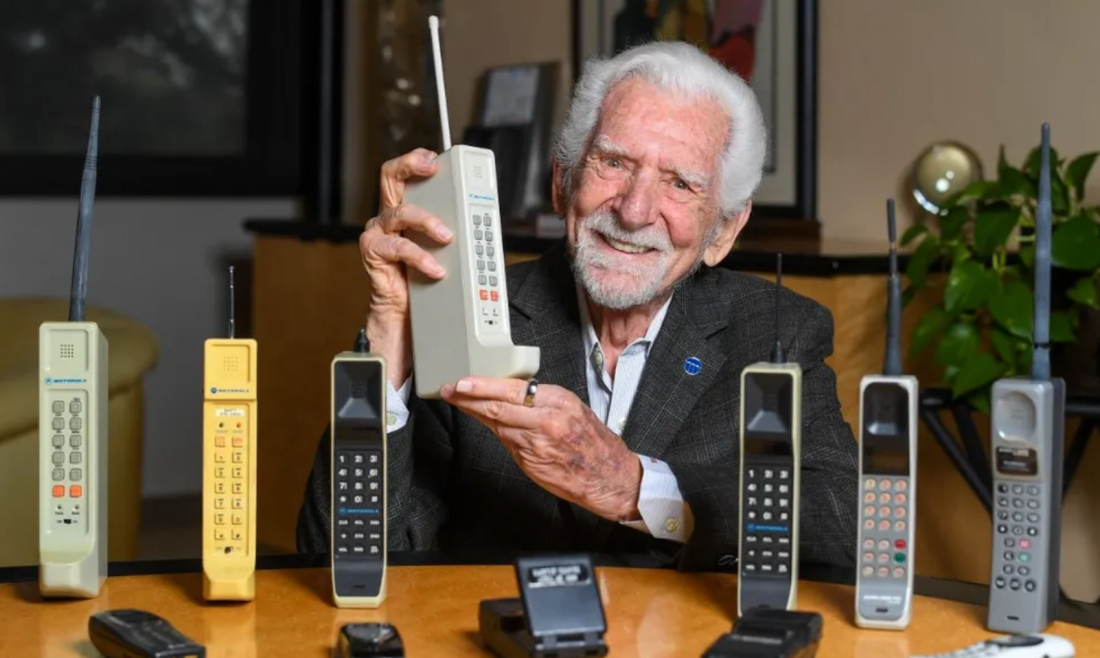 1º celular do mundo, 'tijolão' faz 50 anos; conheça o modelo