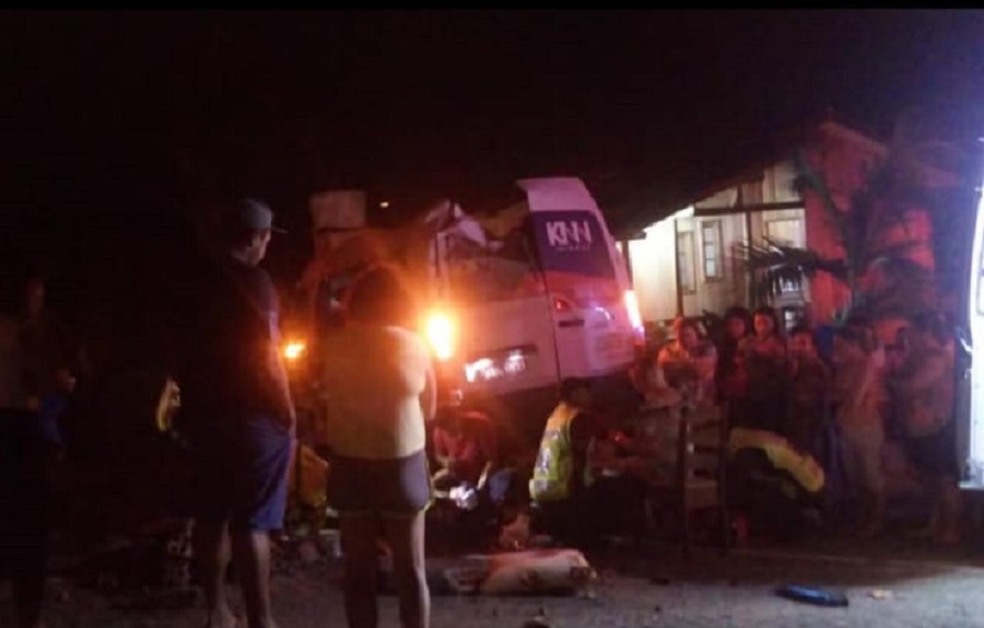 Criança fica gravemente ferida em capotamento em Lauro Müller