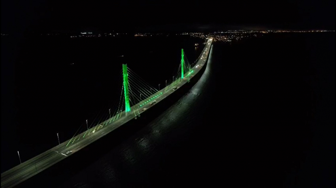 Parabéns, Santa Catarina! 11 de Agosto é celebrado o aniversário do estado e ponte Anita Garibaldi é iluminada com as cores da bandeira