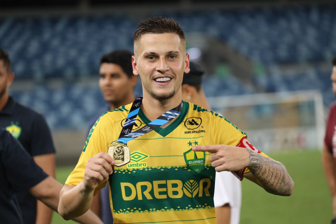 Jovem atleta 'Gustavo Café' de Tubarão brilha no Cuiabá/MT e conquista título Sub-20