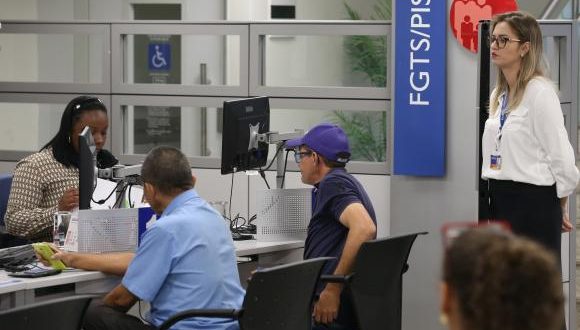 Crédito consignado com uso do FGTS começa a operar a partir de amanhã