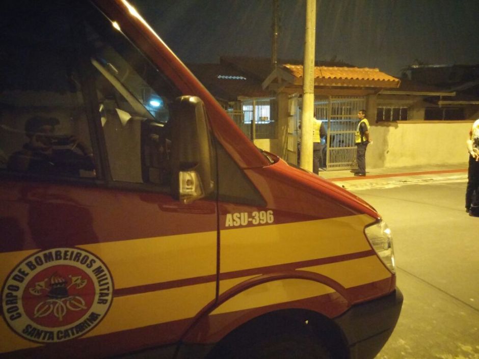 Ocorrência em andamento: homem é esfaqueado em Capivari de Baixo