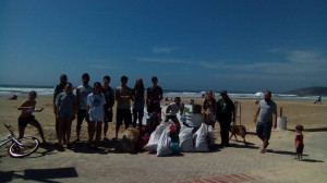 Mutirões de limpeza recolhem mais de 400 quilos de lixo nas praias de Laguna