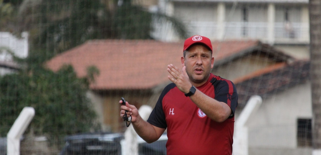 Raul Cabral não é mais o técnico do Hercílio Luz