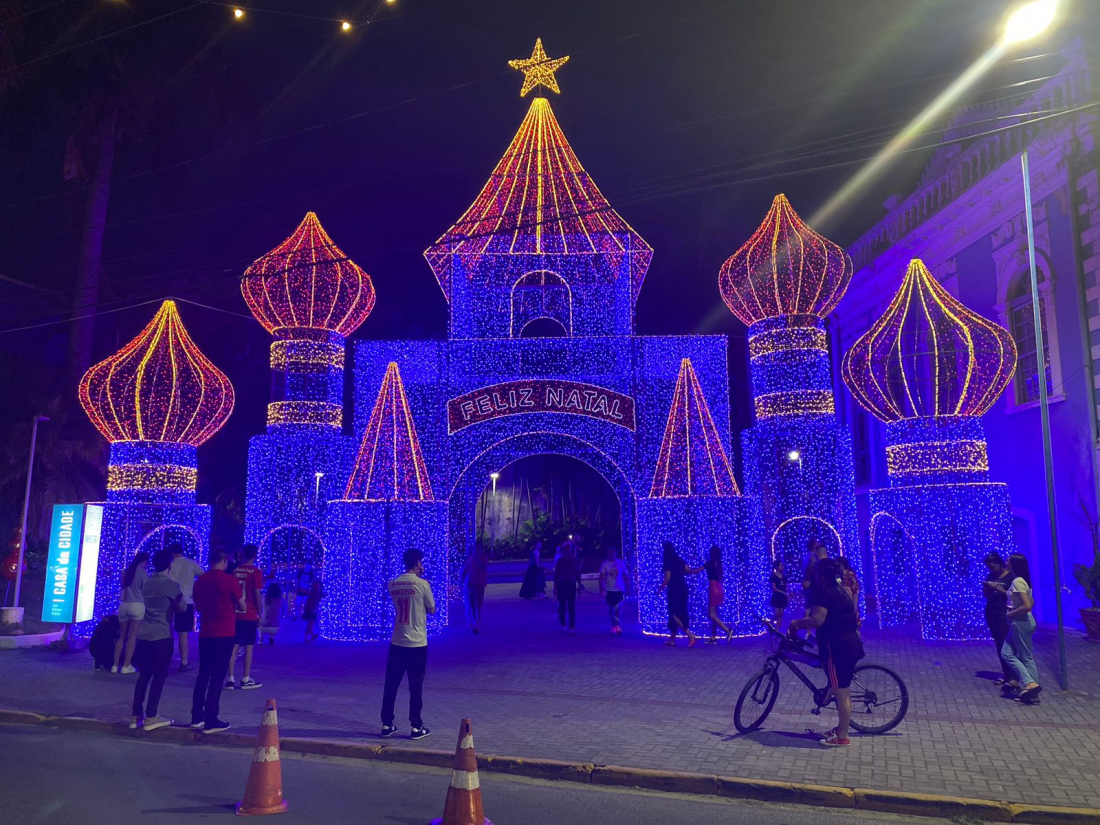 Nova decoração natalina de Tubarão encanta a população