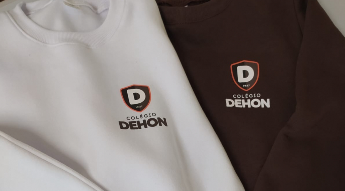 Nova logo do Colégio Dehon chega aos uniformes em 2024