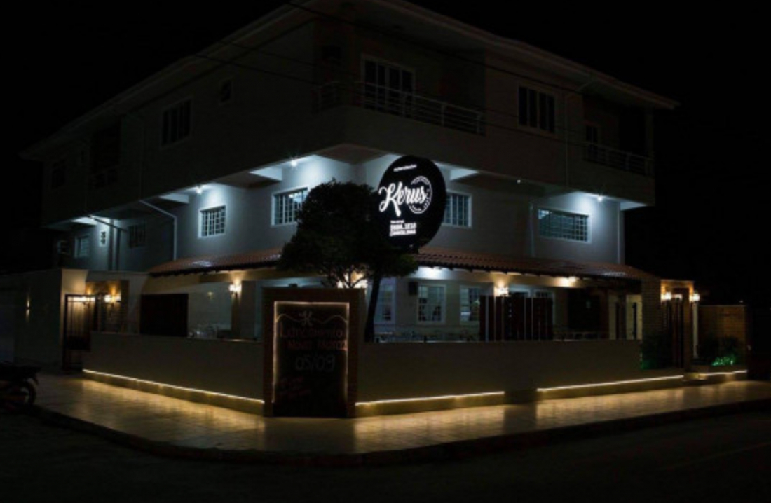 Homem armado rouba dinheiro e celulares em lanchonete de Tubarão