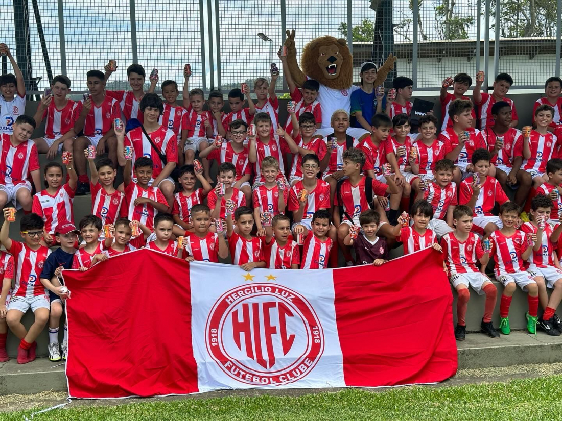 Hercílio Luz e projeto Pequenos Leoninos reúne mais de 200 alunos em festa de encerramento das escolinhas