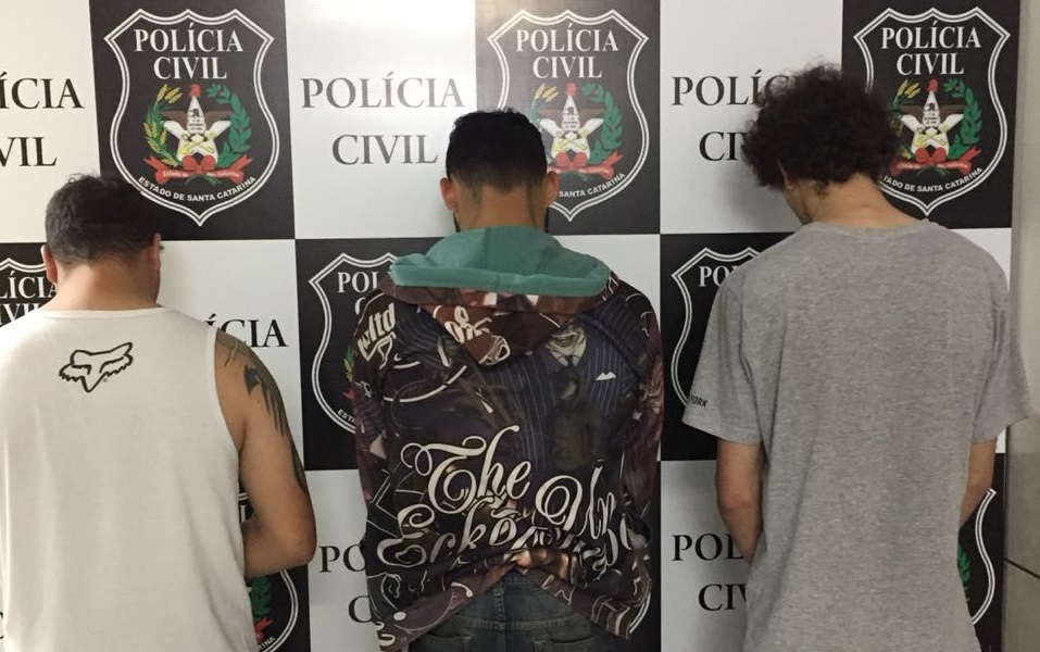 Polícia Civil prende três e desarticula comércio de drogas em Lauro Müller e Orleans