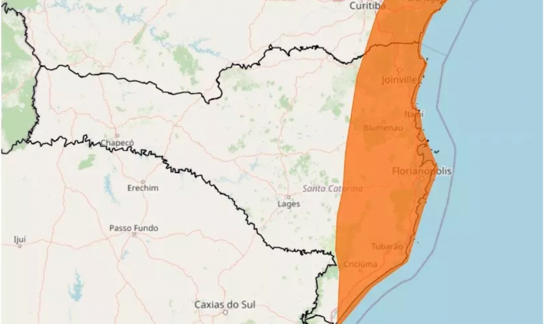 Alerta amplia 'zona de perigo' para chuva e ventos de 100 km/h em SC