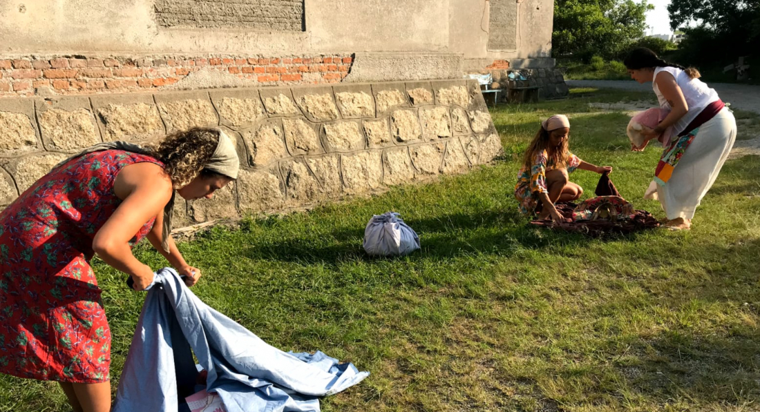 Filme resgata histórias de lavadeiras de Imbituba em obra que mistura ficção e documentário