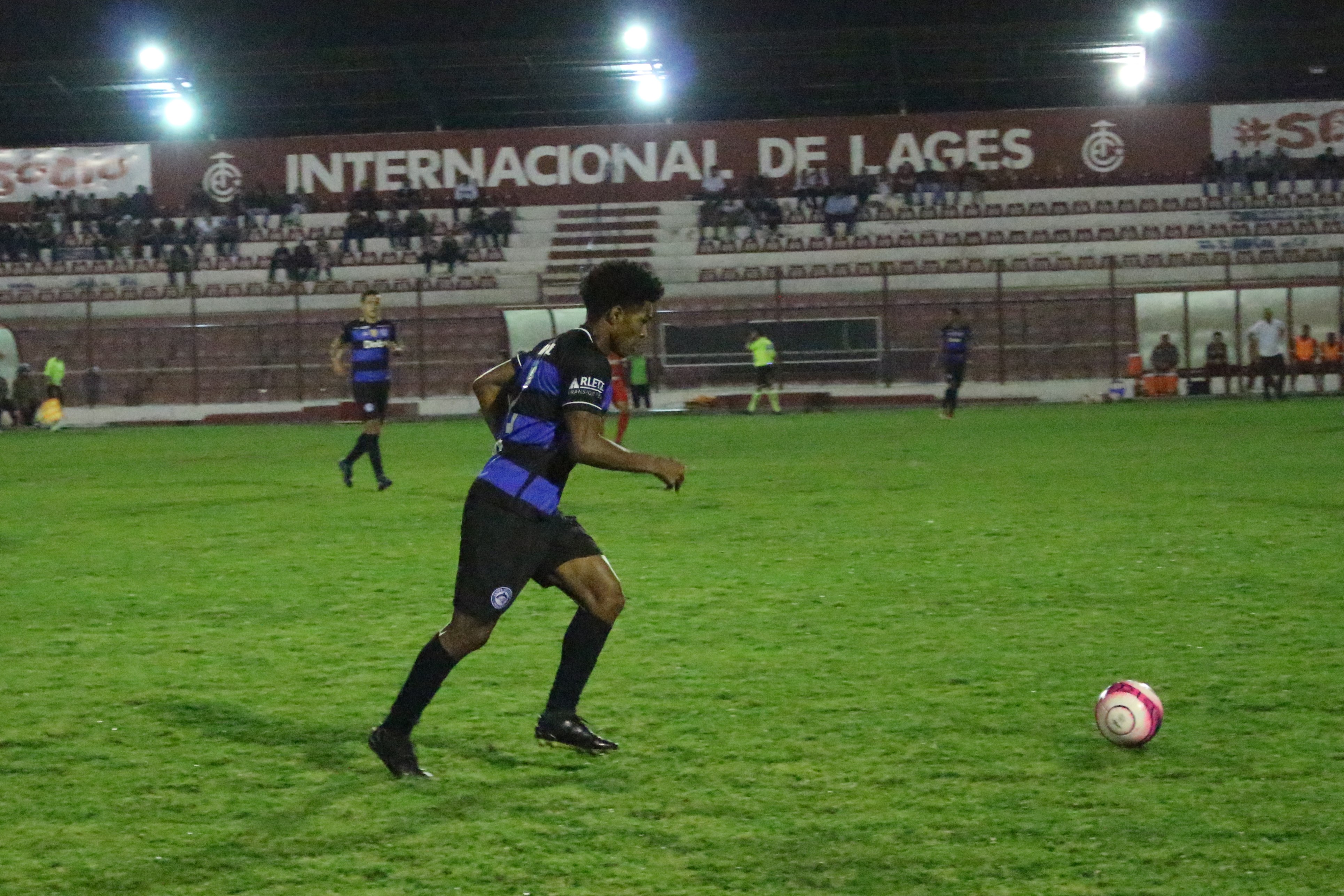 Atlético Tubarão vence a primeira na Copa SC