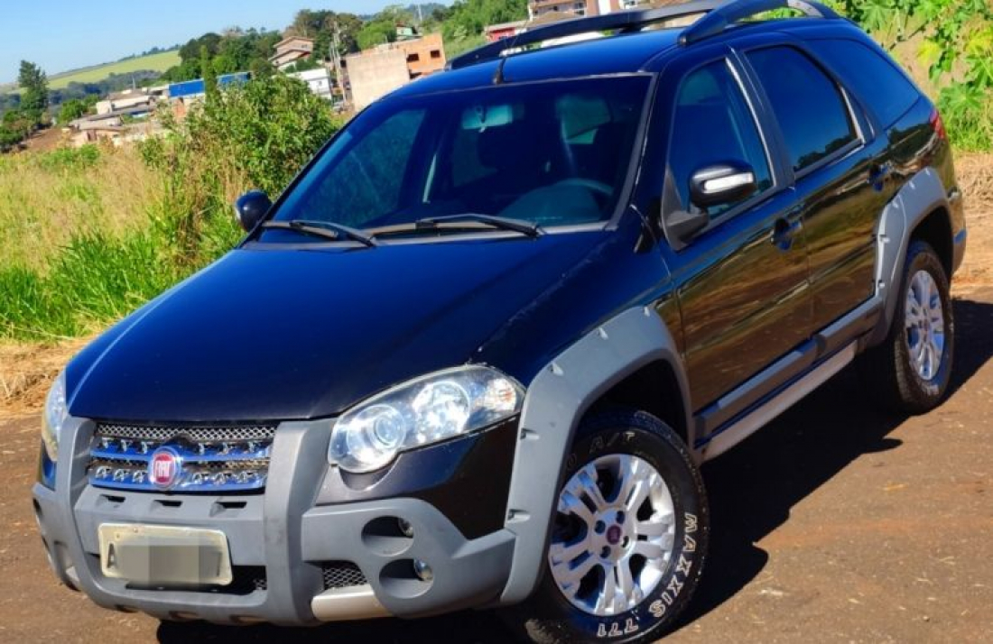 Homem sai para pescar e tem carro furtado da rua em Pescaria Brava