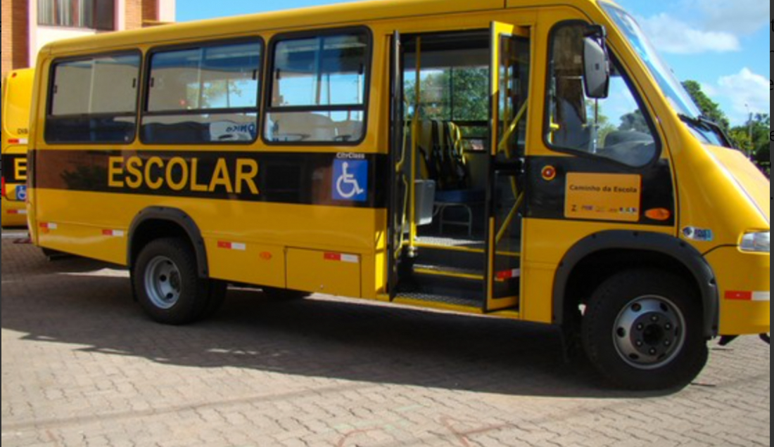 Juiz condena servidor de Imbituba que usou ônibus escolar para transportar caminhoneiros grevistas 