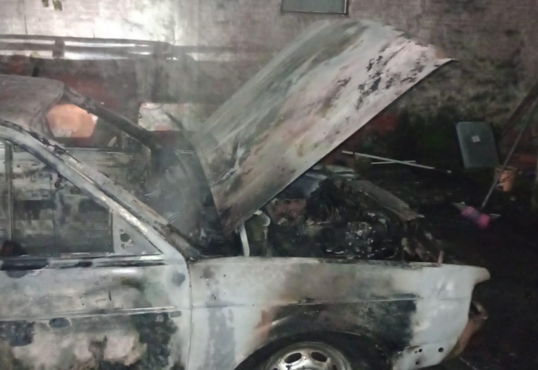 Tubarão: homem incendeia veículo após término de relacionamento amoroso
