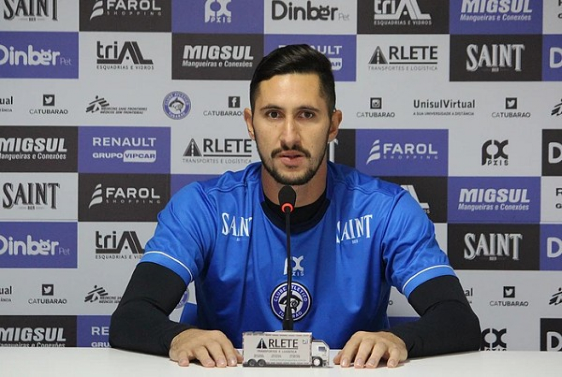 Ex-Goleiro do Atlético Tubarão, Júnior Belliato, interrompe carreira para acompanhar tratamento da filha 