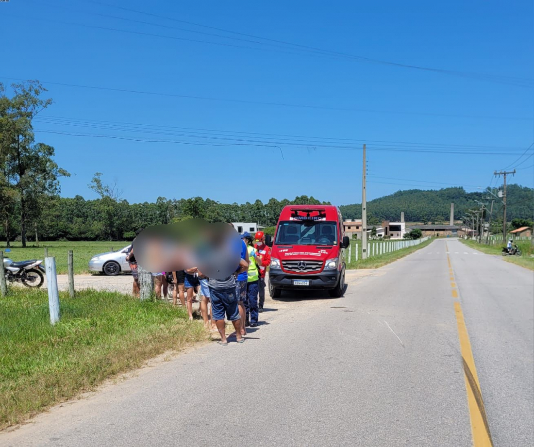 Colisão deixa dois feridos em Sangão neste domingo (4)