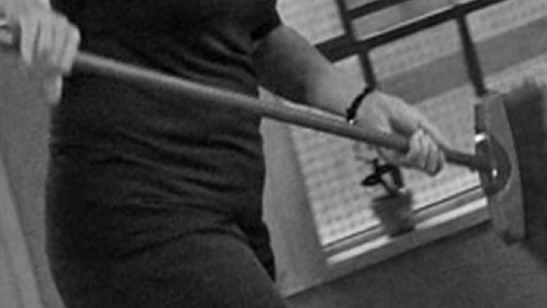 Mulher é ameaçada de morte e agredida com cabo de vassoura em Imbituba