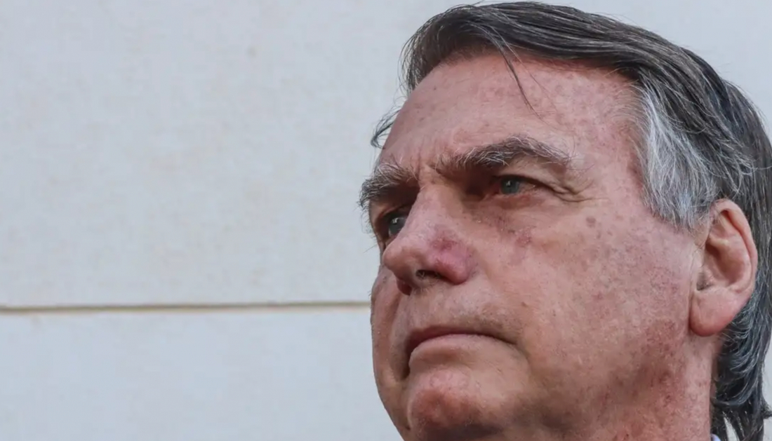 Ordem do STF determina que Bolsonaro entregue passaporte à Justiça
