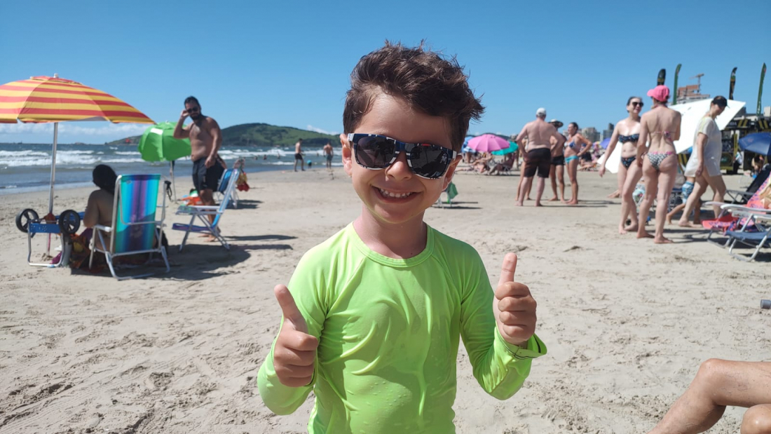 Crianças devem usar óculos de sol?