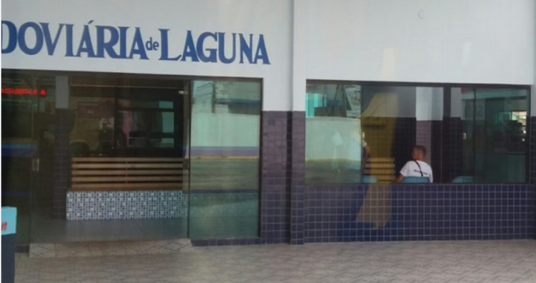 Homem sofre tentativa de roubo e é esfaqueado em rodoviária de Laguna